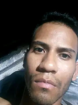 elnegritohot20 live cam on StripChat