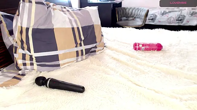 KinkyKissie webcam