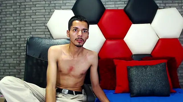 Thristan05 live cam on StripChat