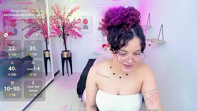 Maggy_t18 webcam
