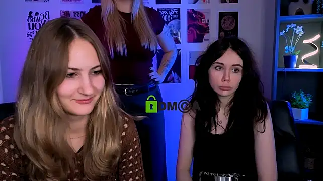 riley_sanders webcam