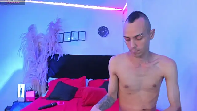 IzzyHiltton_ webcam