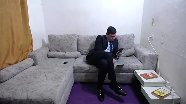 Victor_Maitland live cam on StripChat