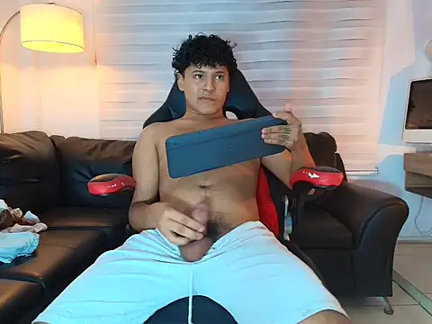kristhofer_levis_ webcam