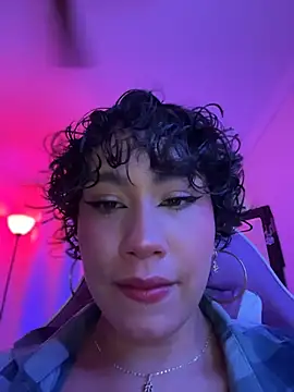 ZahaRoseee live cam on StripChat