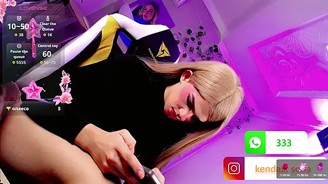 Sophiaa_doll_ webcam