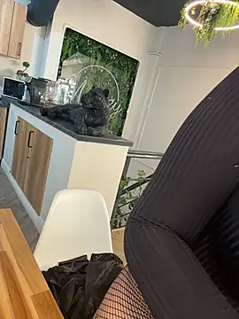 IveySin live cam on StripChat