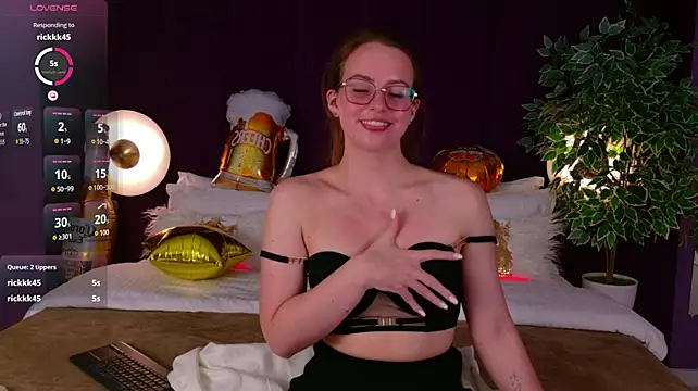 JaniceCollins live cam on StripChat