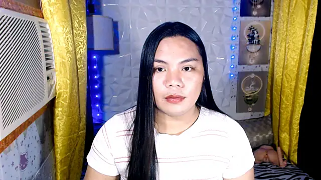 TSbrianaHugeCock live cam on StripChat