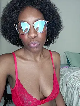 Nina_Rae live cam on StripChat