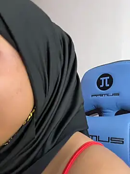 Aylin_arabic live cam on StripChat