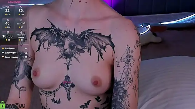 blue__goth (F teen) - take off my t-shirt
