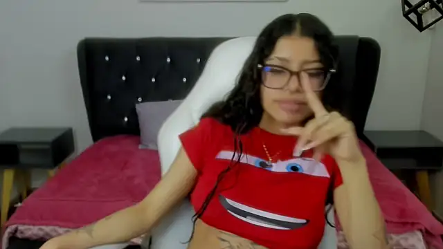 Issaa_Tyler live cam on StripChat