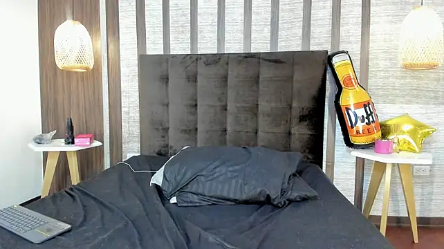 Hannah_Cross webcam