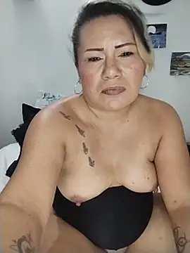 angi_daw live cam on StripChat