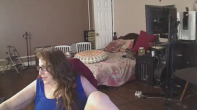 Ireallysquirt live cam on StripChat
