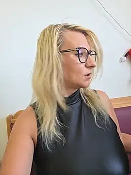 kaylinjan (F milf) - 💦Step By Step..Make Me Wet 💦😈