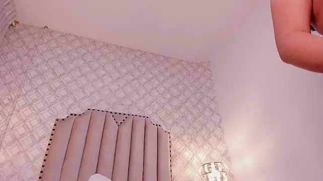 zoejenner_ live cam on StripChat
