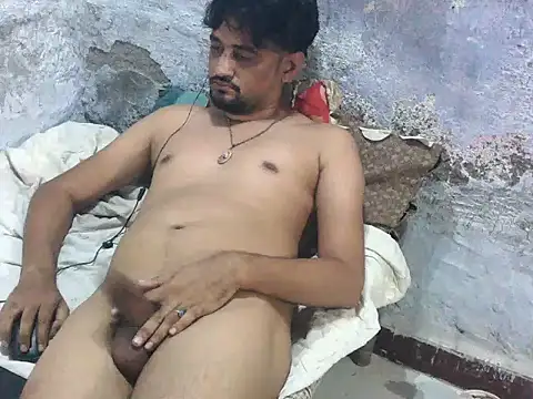 rocogujubull (Ask my age) - help me reach 1000 tokens