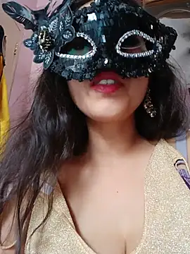 thanusi_2 live cam on StripChat