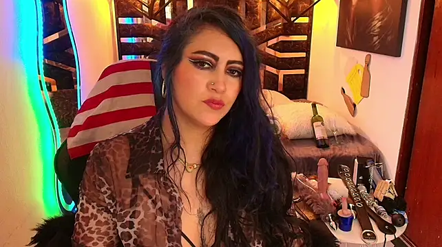 scarleth_blue