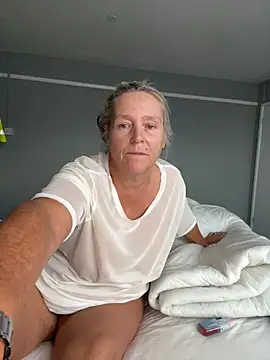 Blondnboujee53