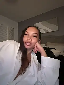 nikkiloveee