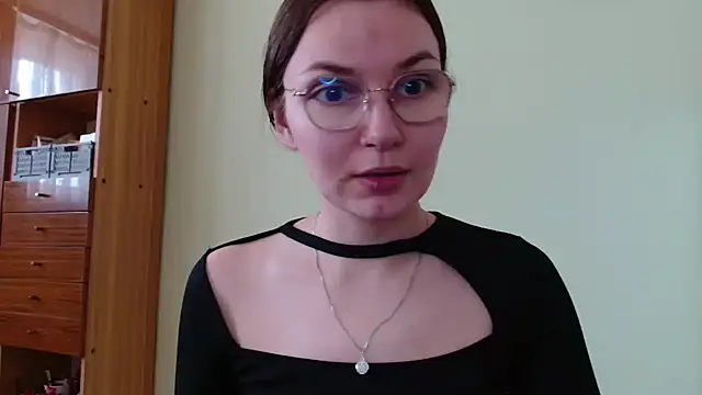 LooveELLYx live cam on StripChat