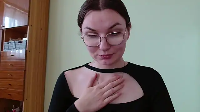 LooveELLYx live cam on StripChat