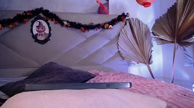 ConnorMontiel live cam on StripChat