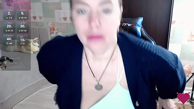korolek12 (F milf) - dildo in the pussy