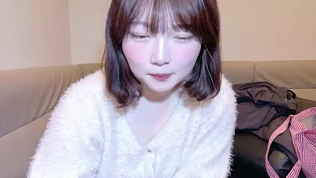 __Yui_ Live Webcam on Stripchat