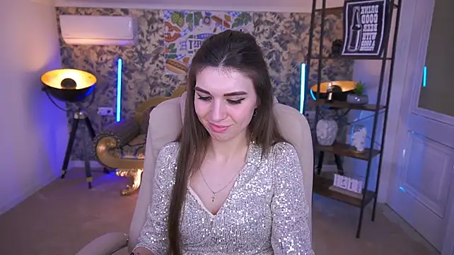 kyliejoyys (F young) - wear stockings and heels