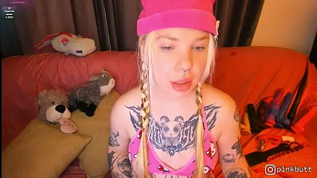 HelenGoat live cam on StripChat