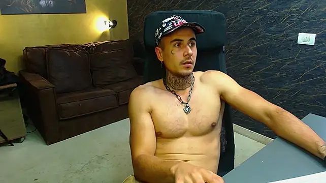 RomeoBodhi live cam on StripChat