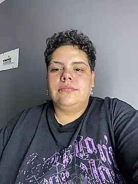 Hailey_Curvy live cam on StripChat