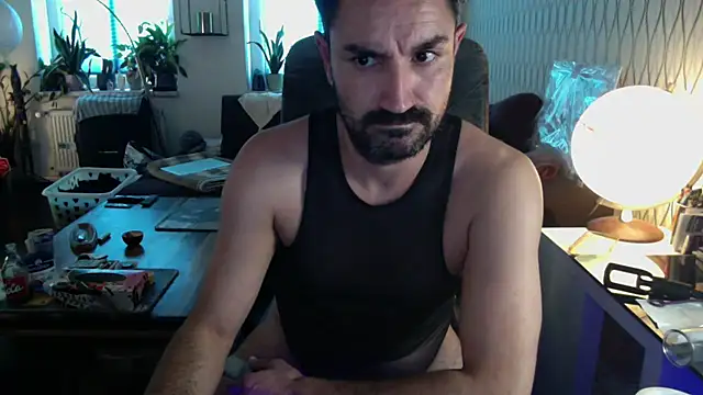 tomz0819 live cam on StripChat