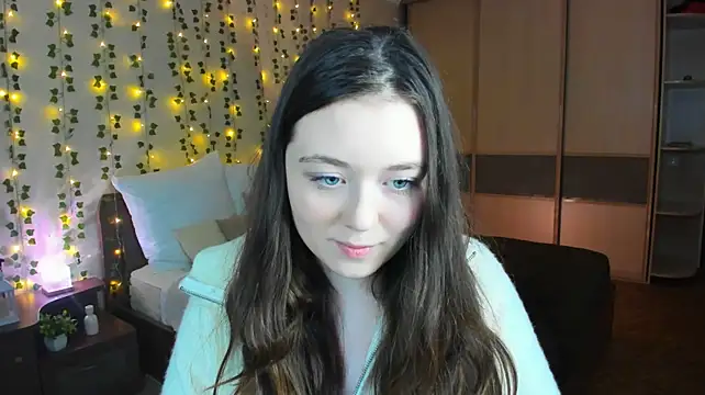 AlluringLookk webcam