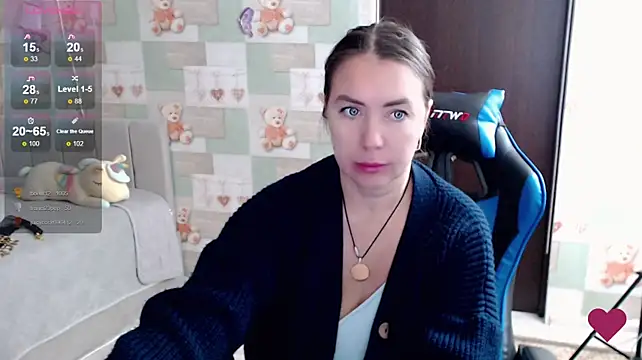 korolek12 (F milf) - dildo in the pussy