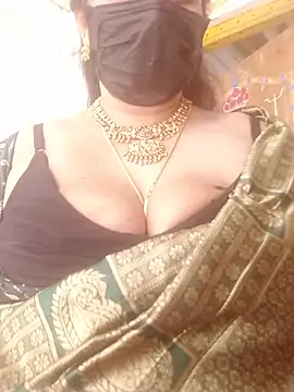 iar_27 (F milf) - Boobs show