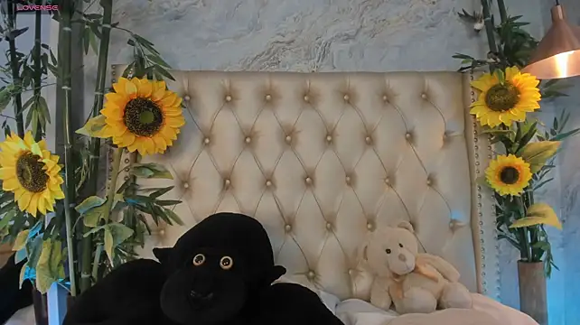LittleeJaz webcam