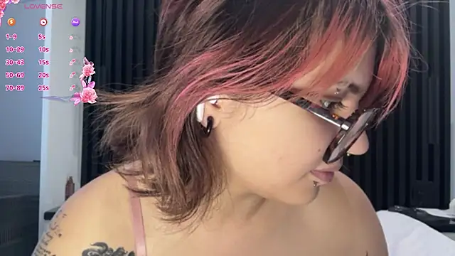 VerniceEngelking live cam on StripChat