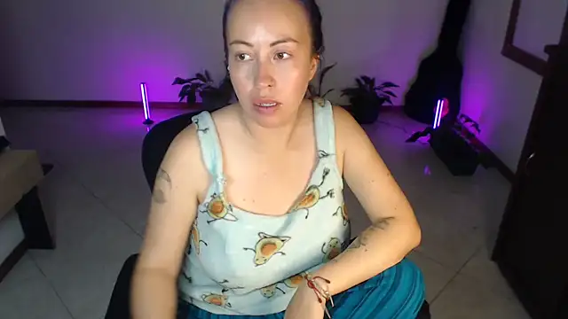 charlottezoe15 live cam on StripChat