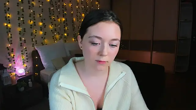 AlluringLookk webcam