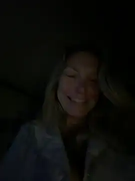 bigtitslivetofuck webcam