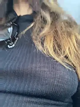 AnnaFlowerBabe live cam on StripChat