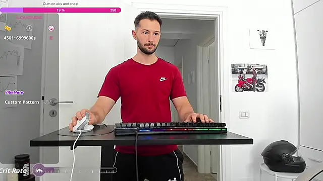 ZackFraser live cam on StripChat