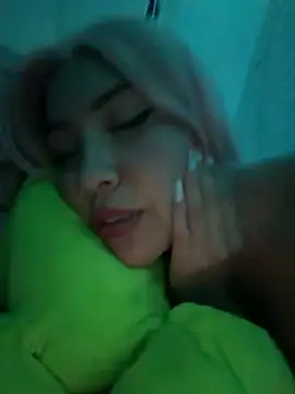 LunaAurora3 live cam on StripChat