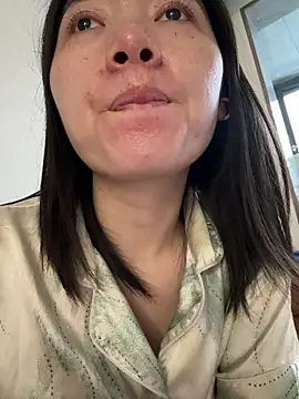 Cheating-wife live cam on StripChat