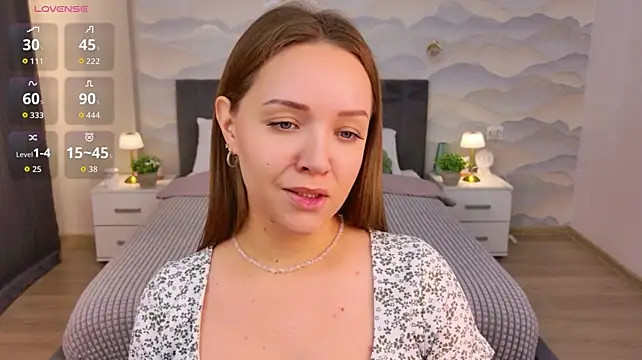 Chloe_Sapphire live cam on StripChat